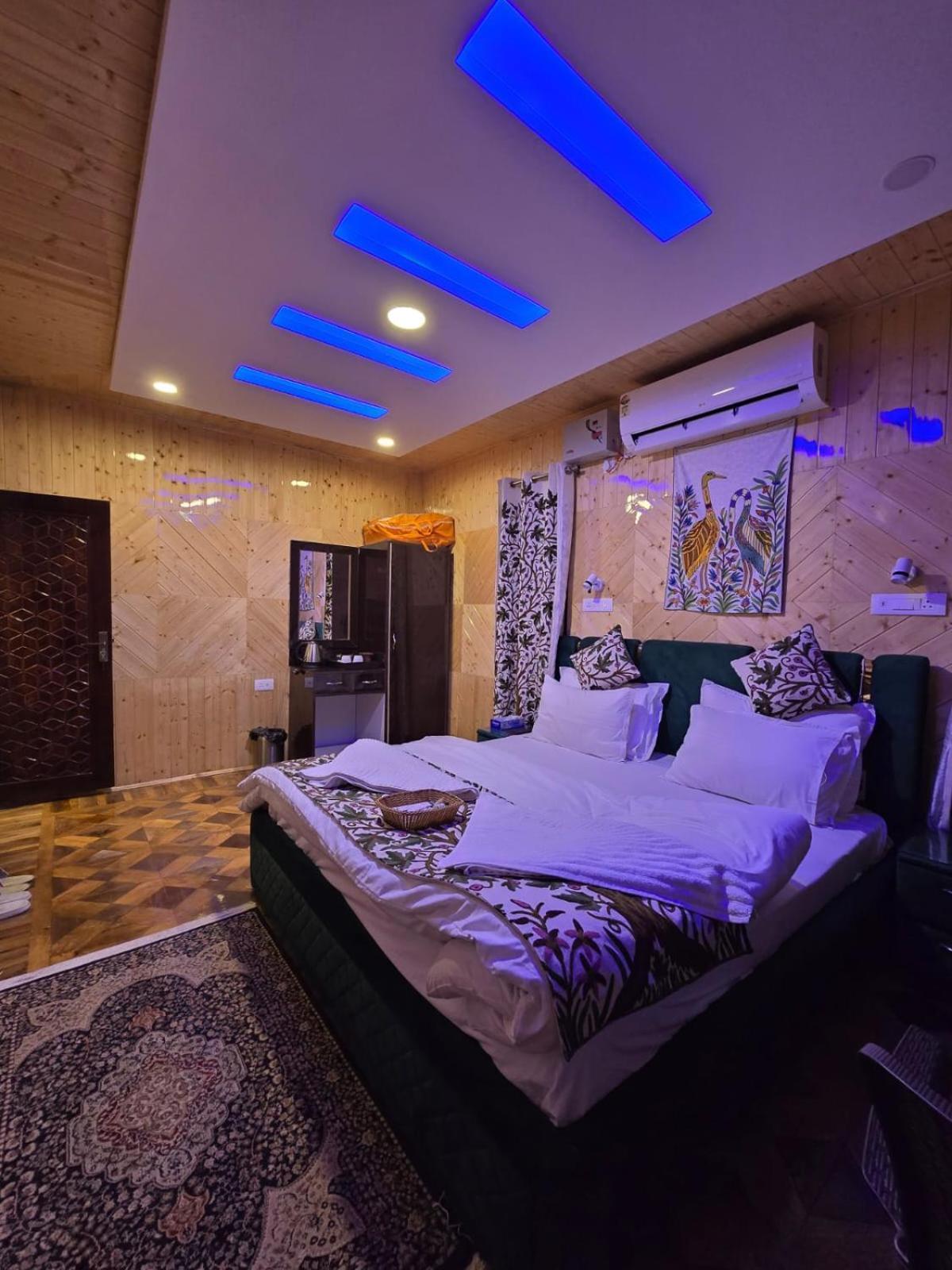 Cliff Cottage Pahalgam, Kashmir Batakut Ngoại thất bức ảnh